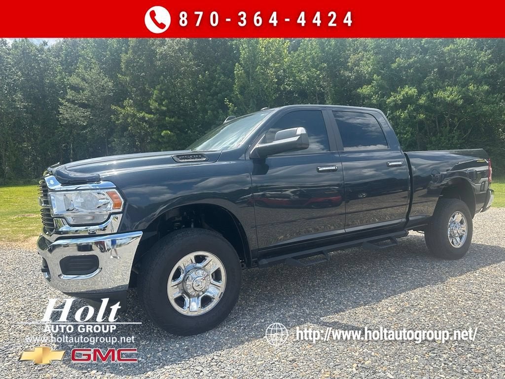 2019 RAM 2500 Big Horn in Black — front three-quarter view