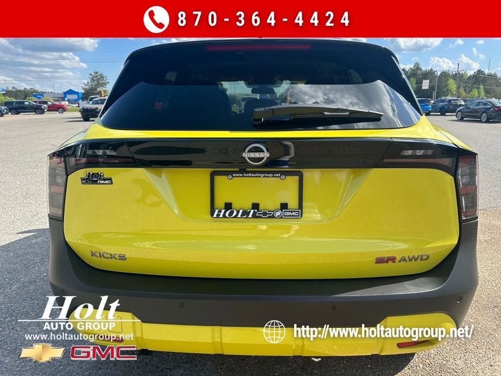2025 Nissan Kicks — detail view