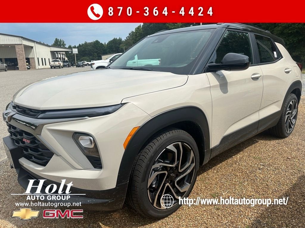 2026 Chevrolet Trailblazer RS in White Sands — front three-quarter view